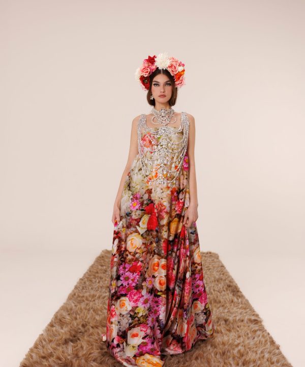 Floral Majesty saf ipek elbise hareketli görünüm